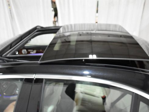 Used 2018 Mercedes-Benz E 400 4MATIC Sedan image 22