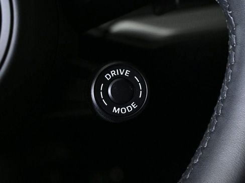 Certified 2025 Porsche Cayenne S image 24