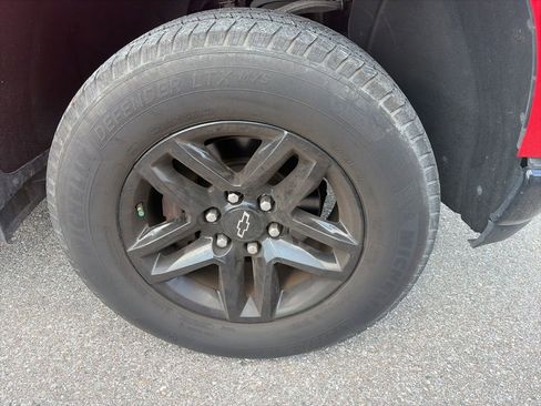 Used 2019 Chevrolet Silverado 1500 LT Trail Boss AWD/4WD image 9