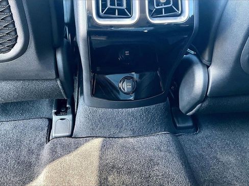 Used 2025 Kia Sorento SX image 26