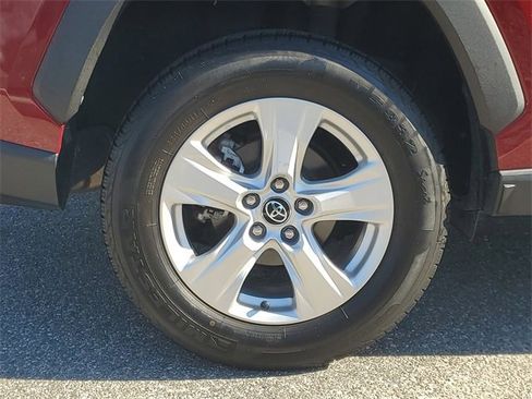 Used 2020 Toyota RAV4 XLE image 5