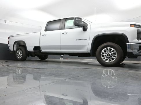 Used 2025 Chevrolet Silverado 2500 LT w/ Convenience Package AWD/4WD image 42