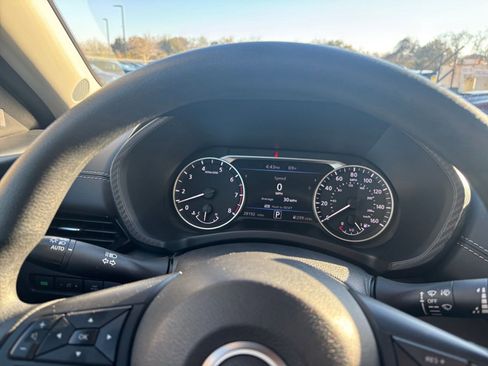 Used 2025 Nissan Sentra SV image 38