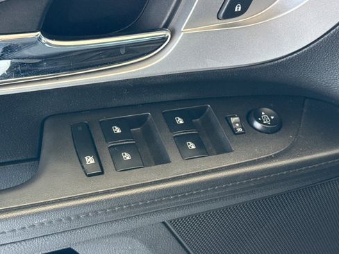 Used 2015 Chevrolet Equinox LS image 13