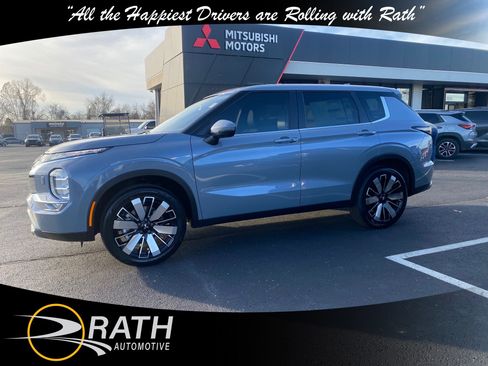 New 2025 Mitsubishi Outlander SE image 7