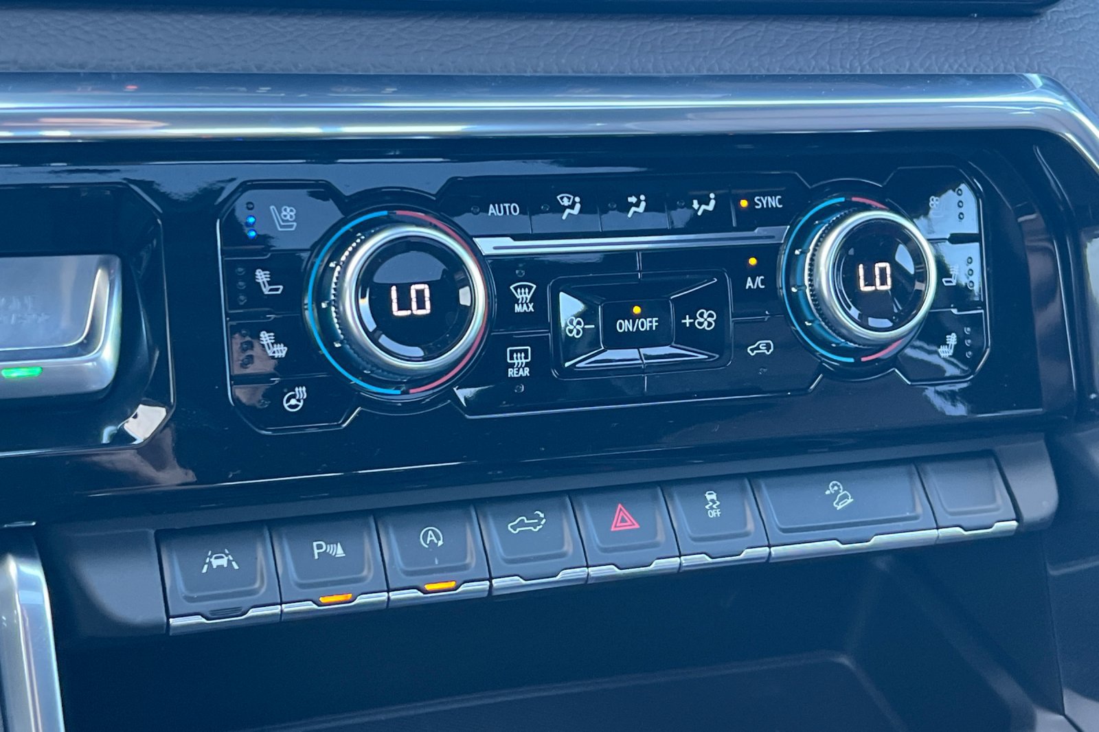 New 2026 GMC Sierra 1500 Denali AWD/4WD image 17