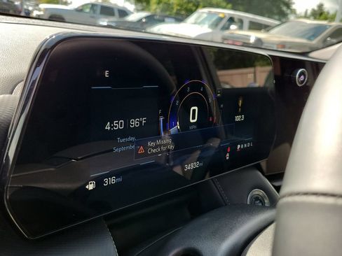 Certified 2025 Chevrolet Equinox LT FWD image 28