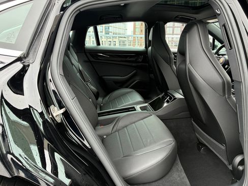Certified 2025 Porsche Panamera image 23