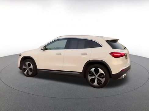 Used 2025 Mercedes-Benz GLA 250 image 9