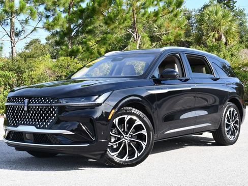 Used 2024 Lincoln Nautilus Reserve w/ Equipment Group 203A AWD/4WD image 23
