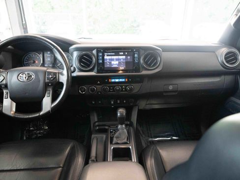 Used 2019 Toyota Tacoma SR5 AWD/4WD image 20