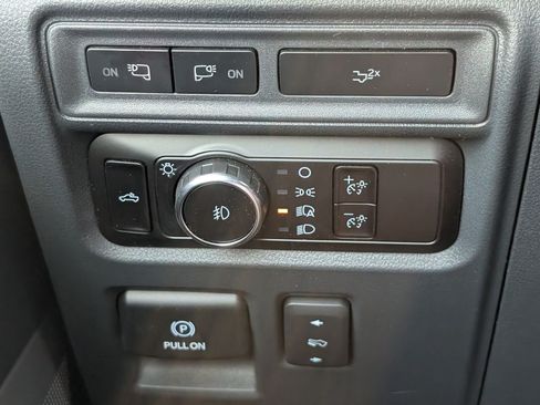 Used 2023 Ford F150 Lariat AWD/4WD image 27