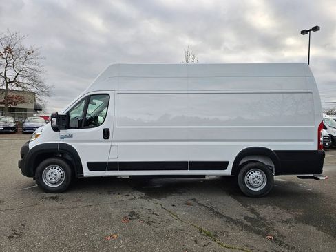 New 2024 RAM ProMaster 3500 w/ Delivery Van Package image 7