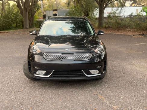 Used 2019 Kia Niro S Touring image 2