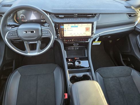 New 2026 Jeep Grand Cherokee Altitude AWD/4WD image 13