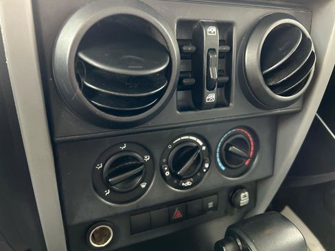 Used 2007 Jeep Wrangler Unlimited Sahara image 22