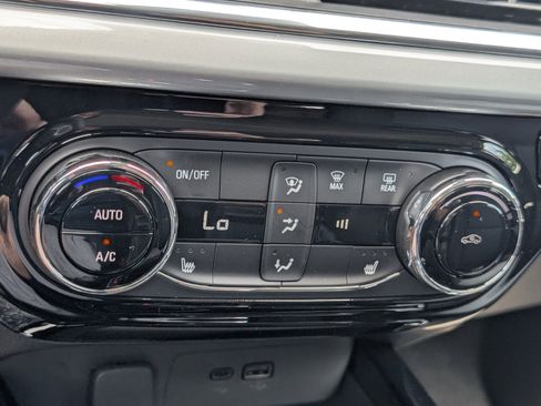 New 2026 Chevrolet Trax LT w/ Driver Confidence Package image 13