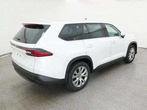 New 2026 Toyota Grand Highlander Limited FWD image 9
