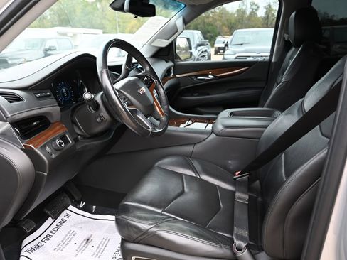 Used 2020 Cadillac Escalade Luxury image 12