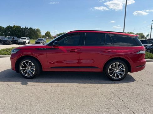 Used 2025 Lincoln Aviator AWD w/ Jet Appearance Package image 4