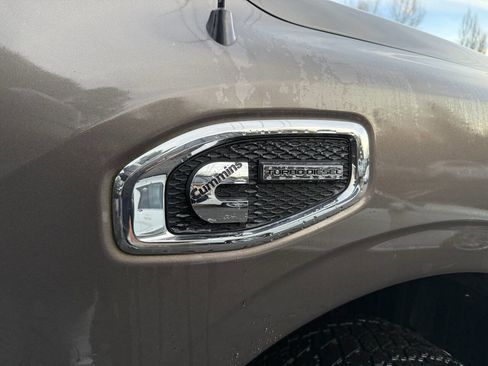 Used 2017 Nissan Titan SV image 8