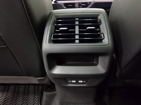 New 2025 Volkswagen Tiguan SE R-Line image 38