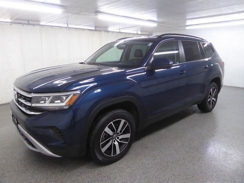 Used 2023 Volkswagen Atlas SE AWD/4WD image 3