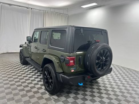 Used 2023 Jeep Wrangler Unlimited Sahara w/ Cold Weather Group AWD/4WD image 6