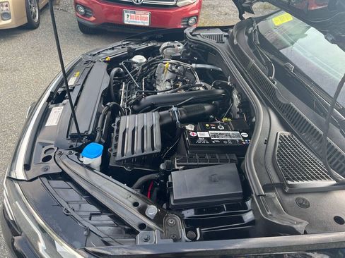 Used 2019 Volkswagen Jetta SE w/ Cold Weather Package FWD image 33