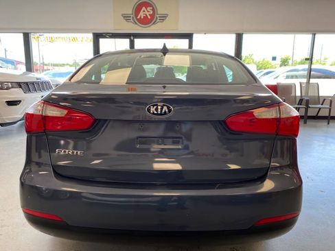 Used 2016 Kia Forte LX image 9
