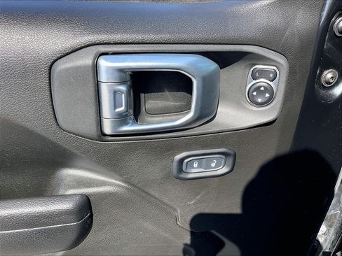 Used 2024 Jeep Wrangler Unlimited Sport AWD/4WD image 33