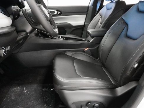 New 2026 Jeep Compass Limited image 12