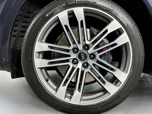 Used 2018 Audi SQ5 Premium Plus w/ Navigation Package image 11