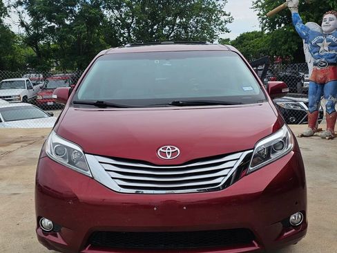 Used 2015 Toyota Sienna Limited Premium FWD image 3