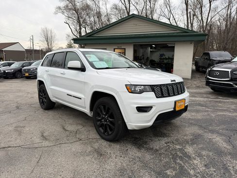 Used 2019 Jeep Grand Cherokee Altitude image 7
