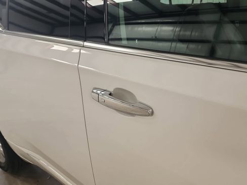 Used 2021 Chevrolet Traverse Premier FWD image 16