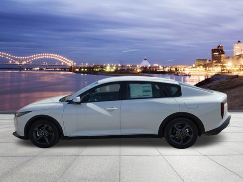 New 2026 Kia K4 LXS image 2