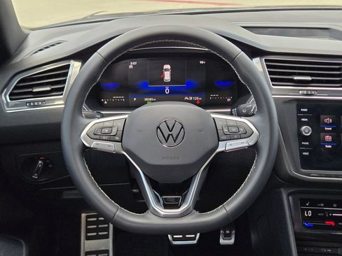 Used 2023 Volkswagen Tiguan SE R-Line FWD image 27