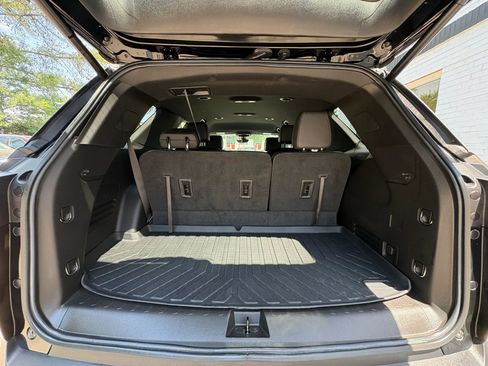 Used 2022 Chevrolet Traverse RS w/ LPO, 'HIT The Road' Package FWD image 22
