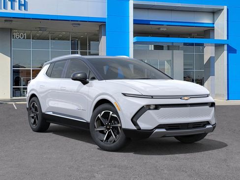 New 2025 Chevrolet Equinox EV LT image 7