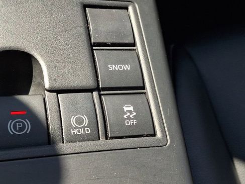 Used 2024 Toyota Highlander XLE image 26