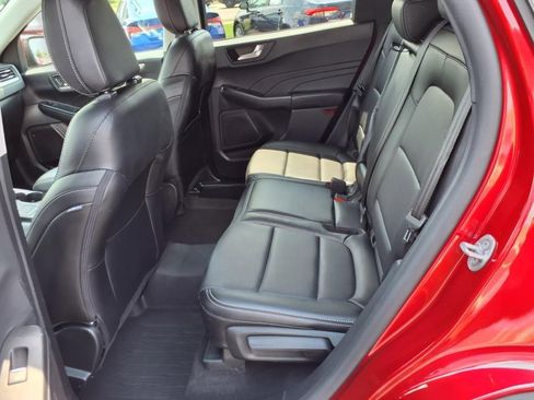 Used 2022 Ford Escape SEL image 11