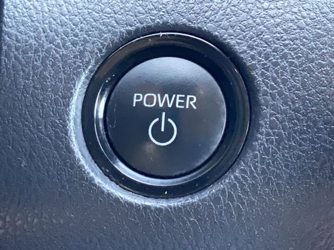 Used 2025 Toyota Camry LE image 33