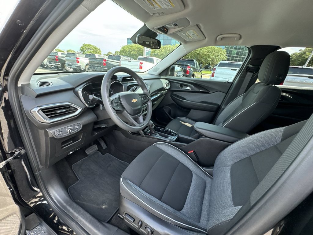 Certified 2021 Chevrolet TrailBlazer LT w/ Convenience Package FWD image 17