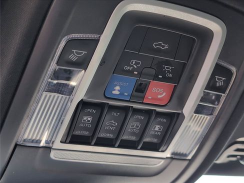 Used 2020 RAM 1500 Limited AWD/4WD image 23