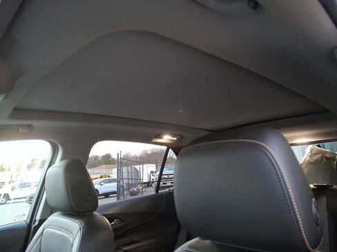 Used 2018 Chevrolet Equinox Premier image 15