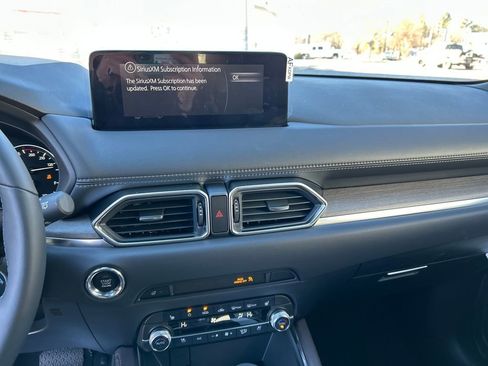 New 2025 MAZDA CX-5 Signature image 17