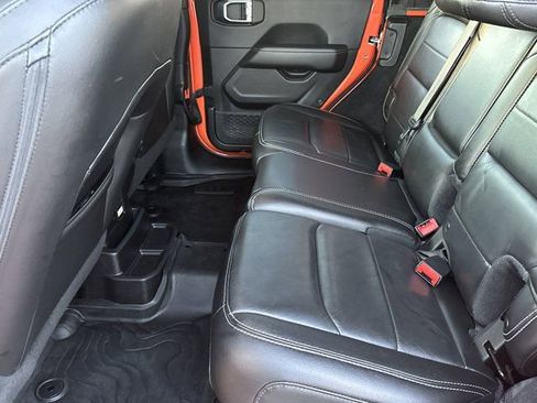 Used 2018 Jeep Wrangler Unlimited Sahara image 25