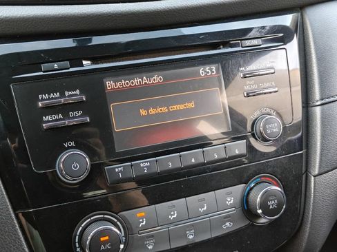 Used 2017 Nissan Rogue S AWD/4WD image 21