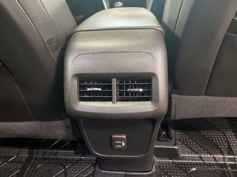Used 2020 Chevrolet Equinox LT w/ Sport Edition AWD/4WD image 16